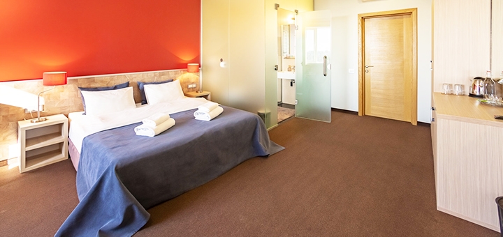 Mini-hotel "People Hotel" in Odessa. Book rooms on promotion 16