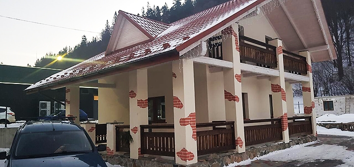 Cottage "Uyutny Dvorik" in Tatariv. Book on promotion 2