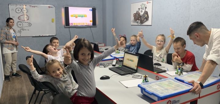Robotics club kids &amp; robots in odessa