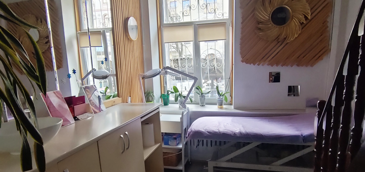 Beauty salon Studio Withe. Visit for promotion 12
