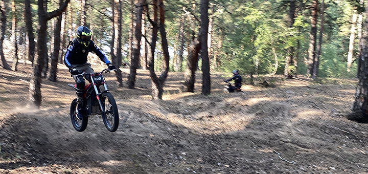 Neo Ride Electric Motorcycle Rentals on Special 6