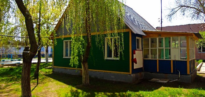 Houses of the recreation center "Mountain Eagle" in Zatoka. Book trips to the Black Sea at a discount.