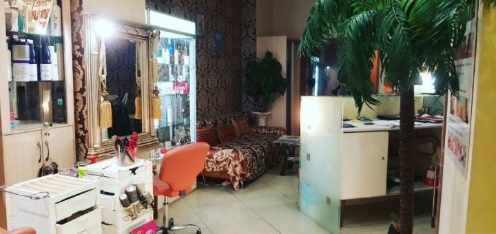 Hairdressing services in the beauty salon "Royal spa Relax". Sign up for a haircut for a promotion.