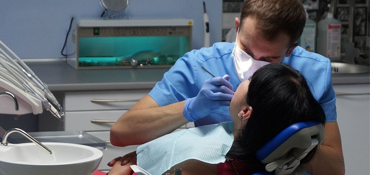 Професійні стоматологи дантисти у стоматології Vorobiova Dental Clinic у Дніпрі. Лікуйте зуби за акцією.