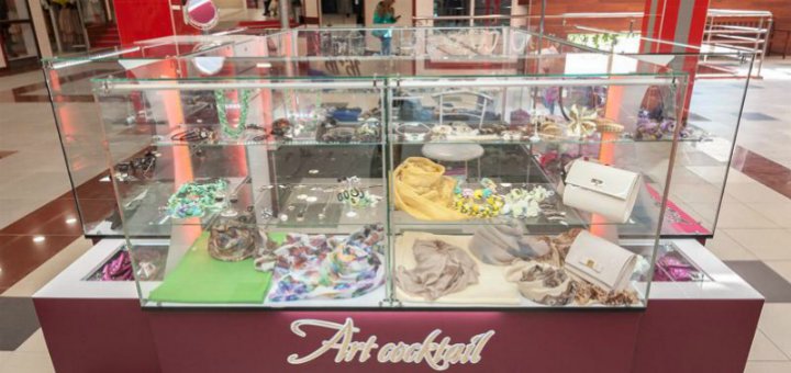 Promotions at the Art Coctail Store