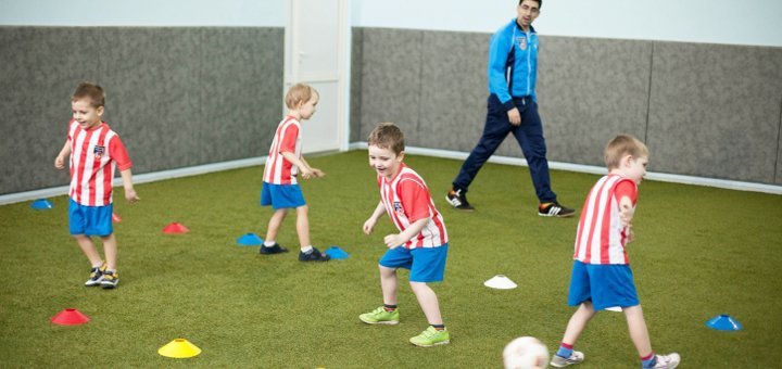 Дитячий футбольний клуб «Footballkids» відвідуйте по акції 1