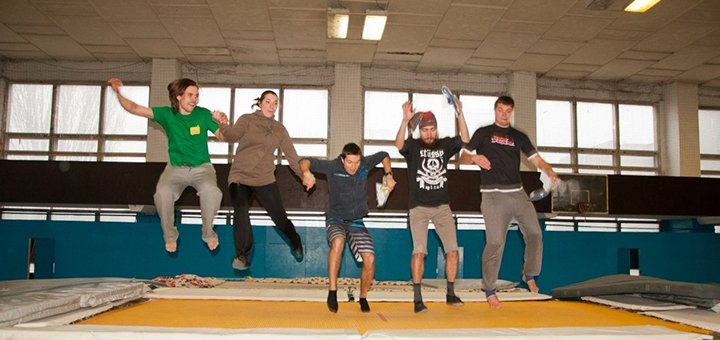 Батутный зал «Level Up Jump» посещайте по акции 3