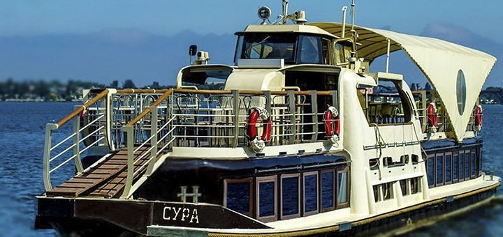 Акции на прогулочном теплоходе «Сура»