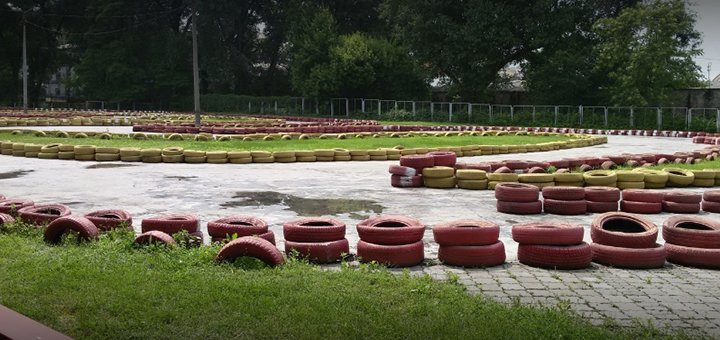 Поїздки на картинзі від Картінг-Центру у Парку Глоби зі знижками