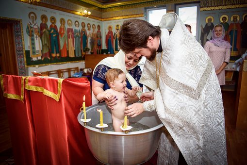 Фотосесія хрестини у студії «NinaAlexPhoto» в Одесі. Замовляйте виїзного фотографа за знижкою.