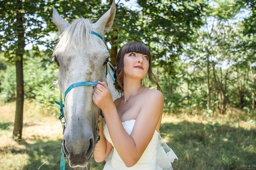Весільна фотосесія з кіньми Одеса у студії «Ніна Алекс Фото». Замовляйте весільного фотографа зі знижкою.