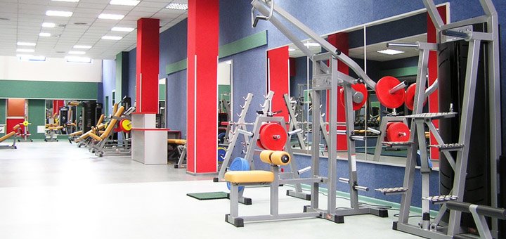 Силові тренування в спорткомплексі планета спорт