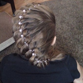 Weaving braids from stylist-make-up artist Irina Kostenko. Sign up for a discount.