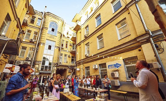 Ресторан Мама Манана. Відвідуйте акцію 53
