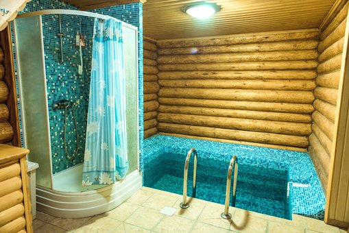 Баня с бассейном в гостинично-развлекательном комплексе «V&P» в Хусте. Заказывайте spa процедуры по акции.