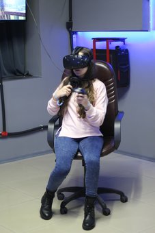 Virtual world in the MirVR club in Odessa. Sign up for the game at a discount.