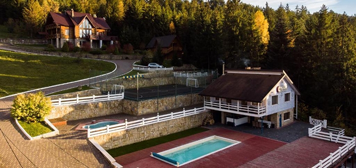 Басейн готелю «Welland» у Яремчі. Бронюйте за знижкою