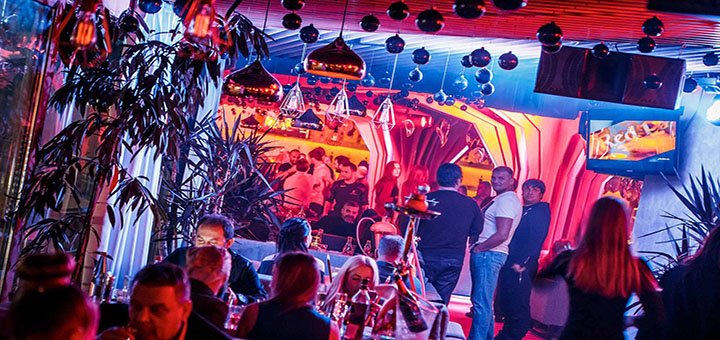 Club "Famous"