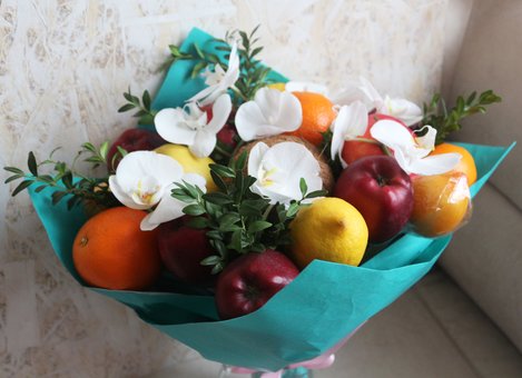 Студія флористики "Fruits&Flowers Market" у Дніпрі. Замовляйте фруктовий букет із знижкою.