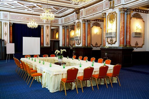 Restaurant in the &quot;londonskaya&quot; hotel in odessa. order with a discount