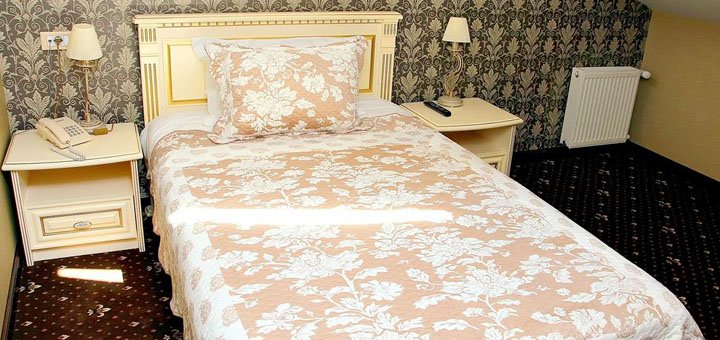 Discounts for holidays at vintage hotel10