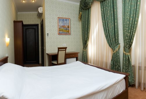 Знижки на відпочинок у готелі Royal Street Hotel 38