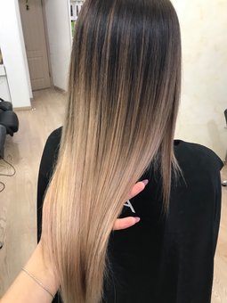Зачіски в студії краси «Dali's Hair & Beauty Studio». Записати зі знижкою