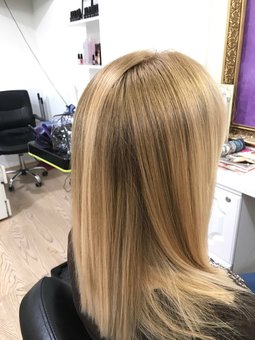 Зачіски в студії краси «Dali's Hair & Beauty Studio». Записати зі знижкою