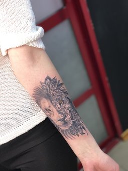 Tattoos on hands sketches in "Mama do not abuse" in Brovary. Order by promotion.
