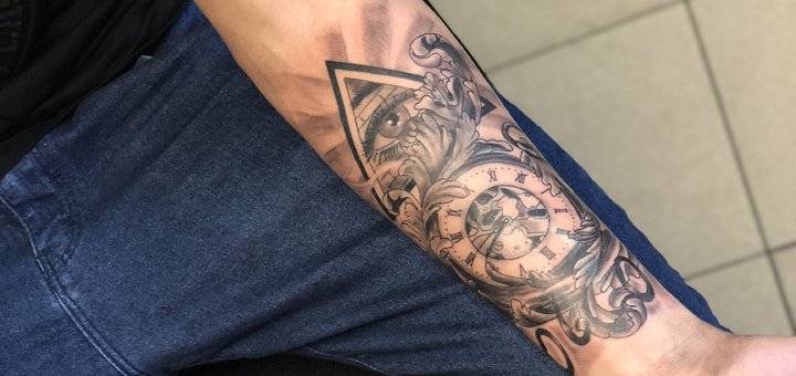 Men's tattoos in the Mama Don't Scold studio in Brovary. Make an appointment with a tattoo artist for a promotion.