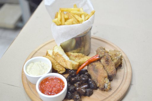 Snacks in the cafe "Tarabar" in the Dnieper. Order by stock