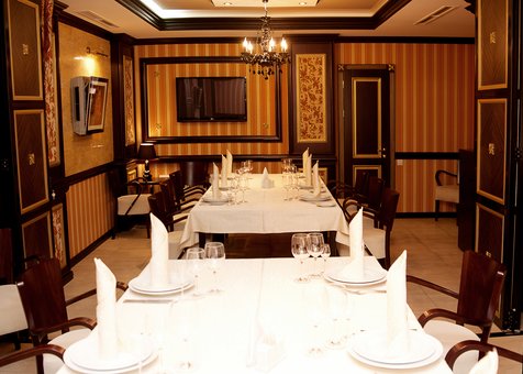Banquet hall for 20 people in the Palmira restaurant in Dnipro. Book a banquet at a discount.